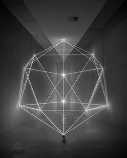 &raquo;Icosahedron&laquo; 2014, Echtpigmentprint auf Faserpapier, 152 x 122 cm
