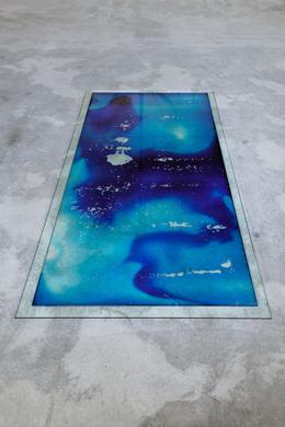 »Level (Blue Mare Königsblau)« 2016, ink with water under glass, 200 x 100 x 1,6cm