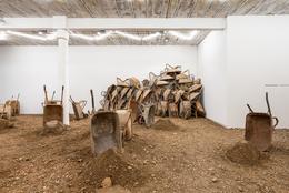 Ibrahim Mahama »Vanishing Points. 2014 – 2020« Ausstellungsansicht REITER | Leipzig
