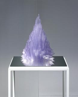 James Nizam . »Beyond Violet« . 2020 . photopolymer resin . 40.5 x 25.5 x 30.5 cm
